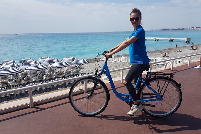 City bike rental in Nice - Snap Into the Promenade des Anglais Bike Path