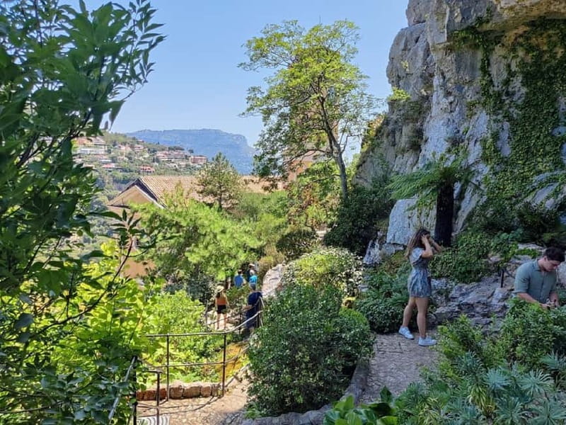Èze: Walking Tour with a Local Guide - The Exotic Garden: why the views feel earned