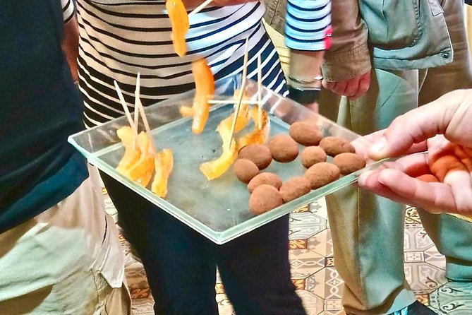 Food & Wine Lovers Tour of Nice Local Markets and Best Shops - Colline du Château picnic: the payoff view and the last big tastes