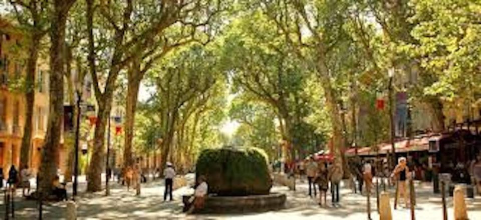 From Nice: Full-Day Provence and Lavender Tour - Moustiers-Sainte-Marie: ramparts, fountains, and aqueduct leftovers