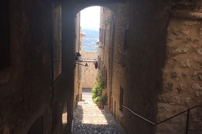 Half-Day Wine Tasting and Saint Paul de Vence Tour from Nice - Should You Book This Half-Day Wine and St-Paul de Vence Tour?
