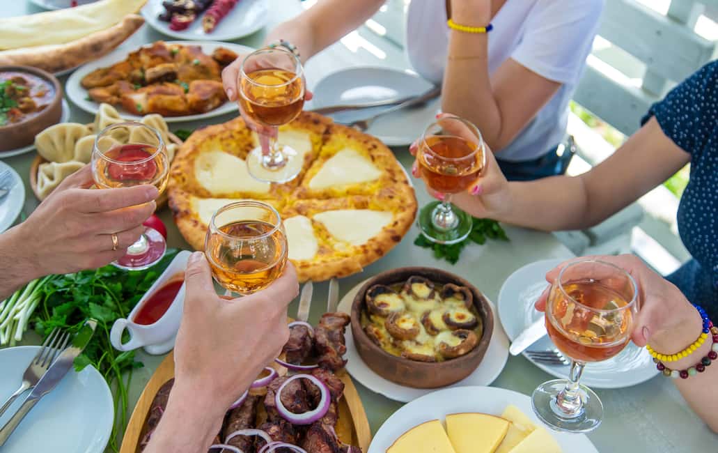 Nice: Evening Food and Wine Tour - English guide, small-group pace, and why attentive guidance matters