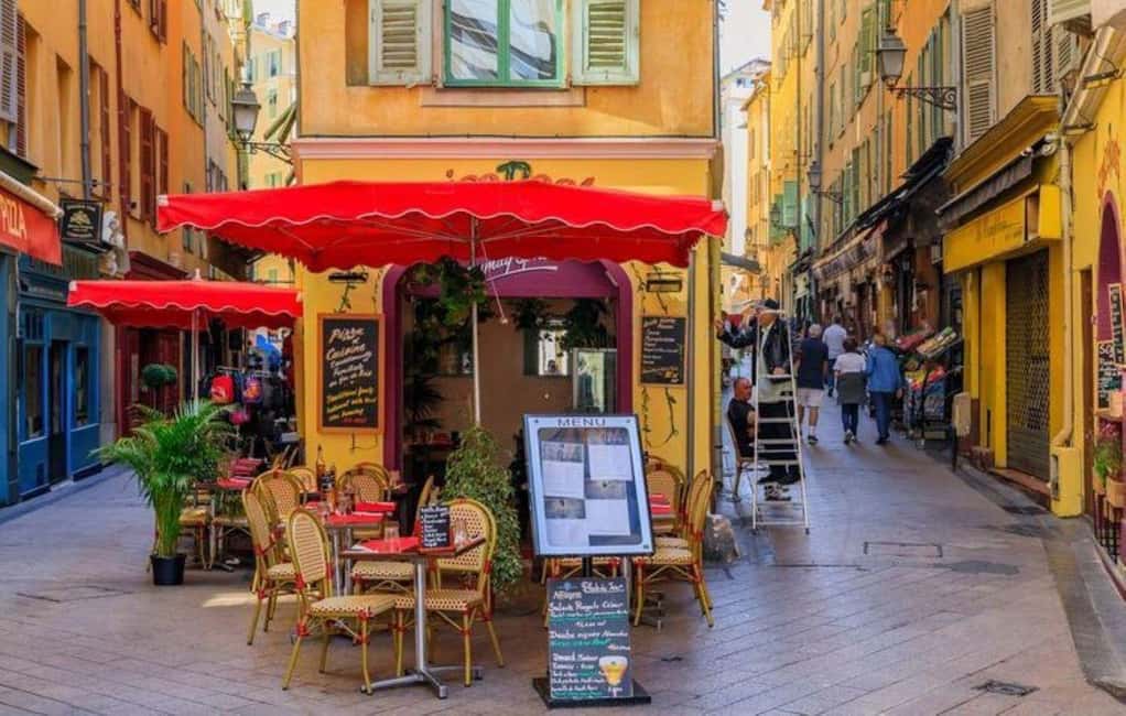 Nice: Old Town Highlights Walking Tour - The Opera House: Two Facades, One Great Photo Moment