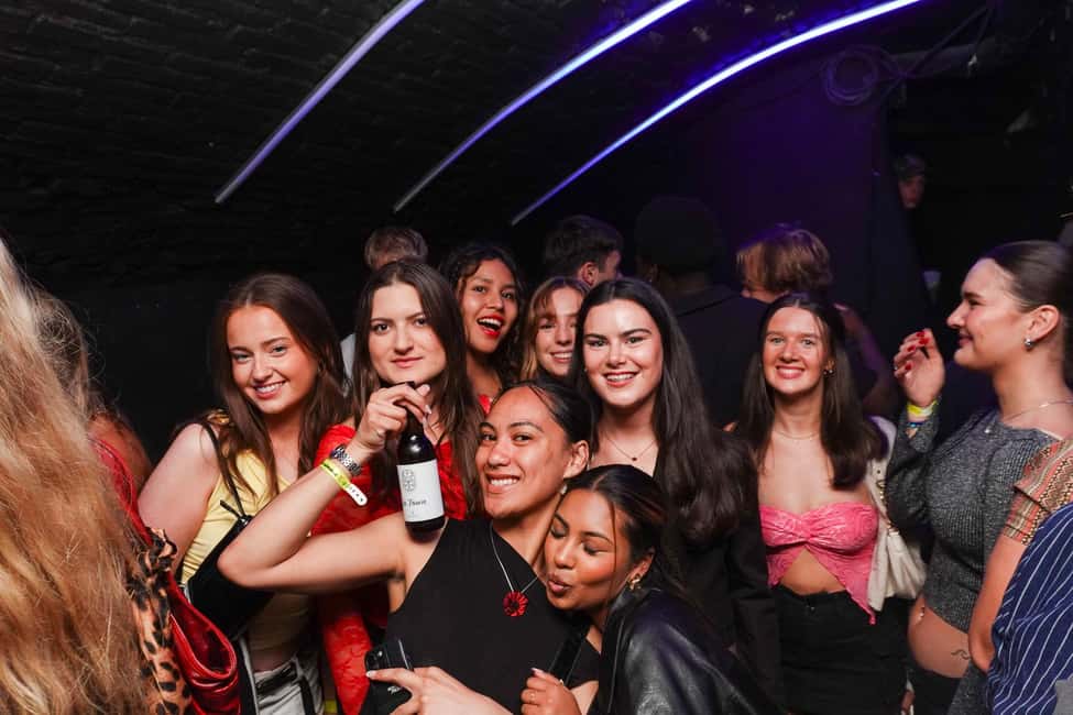 Nice: Party Bar Crawl with Club VIP, 6 Shots, and Games - How the hosting ratio changes the experience