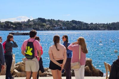 Nice walking tour: Old City and Castle Hill - A quick step into the Old City feel: cottages and British winters