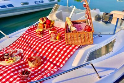 Private Boat Tour Nice, Villefranche, St Jean Cap Ferrat - St-Jean-Cap-Ferrat: dramatic coastline and iconic sea panoramas