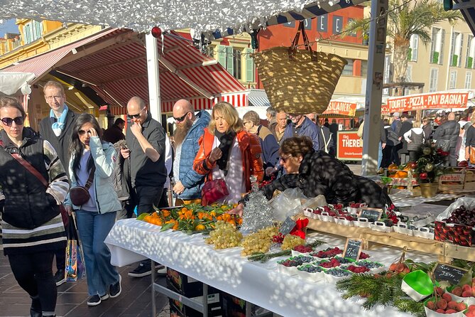 Private Tour of the Old Town and Castle Hill in Nice - Old Town Streets: Pastel Facades, Cool Alleys, and Shopping That Actually Feels Like Nice