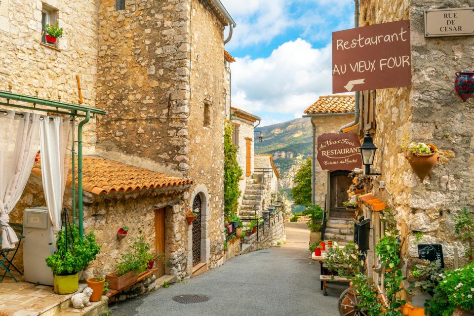 Provence Countryside & Medieval Villages Day Trip - What to pack and how to pace your day
