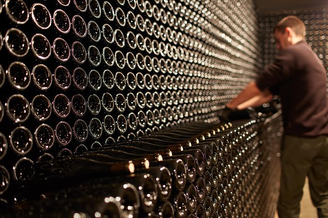 Provence Private Full Day Wine Tour with Wine Tasting - Lunch at Bruno and Provençal Snacks Along the Way