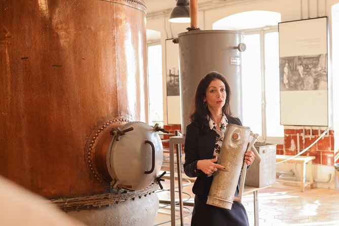 Saint-Paul-de-Vence and Wine Tasting Afternoon tour from Nice - The Guide Factor: Why Caroline’s Welcome Matters