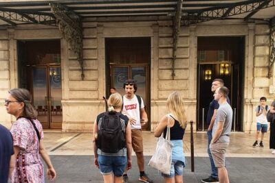 Visit Nice in 2h with Local Certified Guide - Meeting at Place Masséna: start where Nice gathers